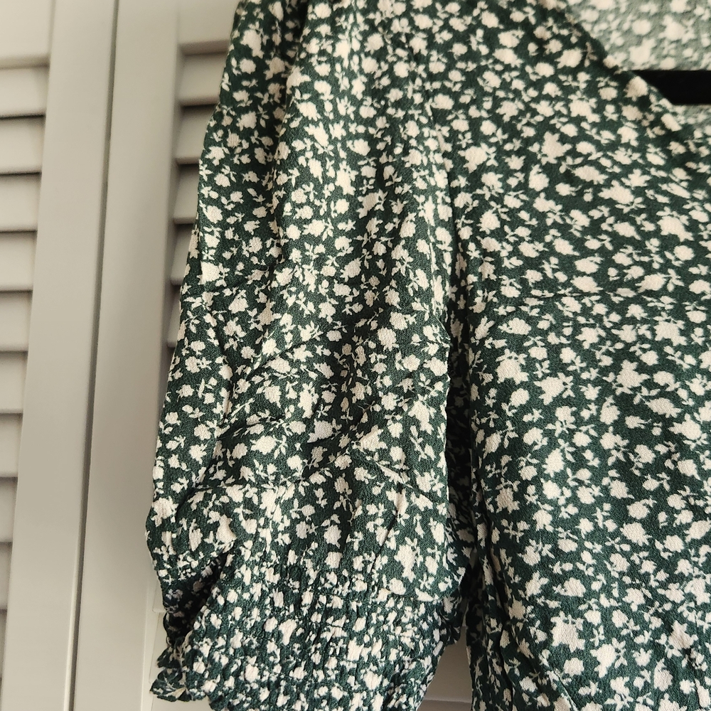 American Eagle Outfitters Green Floral Blouse - Picture 4 of 9